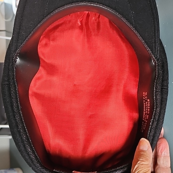 GreekFishermans Cap. Black Cap with Silver Emblem.85% Wool 15% Nylon - Picture 4 of 7